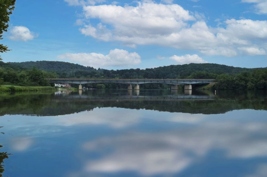 Rehabilitation of I-84 Bridges over the Housatonic River in Newtown, CT for the Connecticut Department of Transportation (CTDOT). The Middlesex Corporation, 2020-2023.