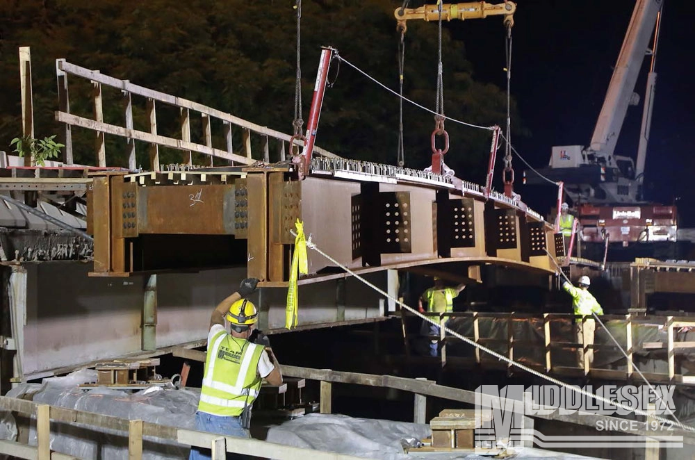 The Connecticut Bridge Bundle project consisted of the design and construction of superstructure replacements and minor improvements for four bridges.