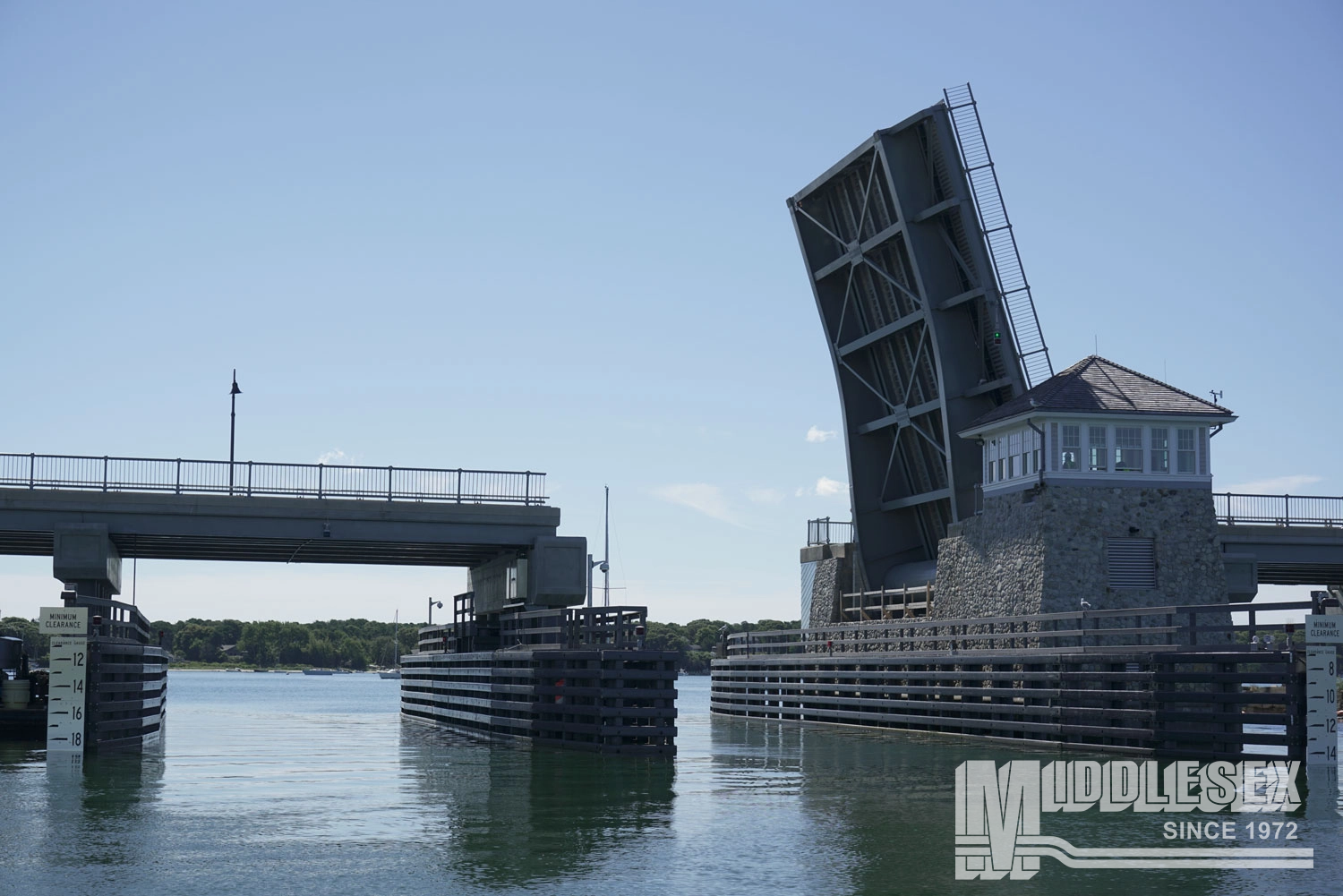 The drawbridge replacement on Beach Road over Lagoon Pond project involved the replacement of the current temporary steel bascule bridge with a new, 7-span bascule bridge.