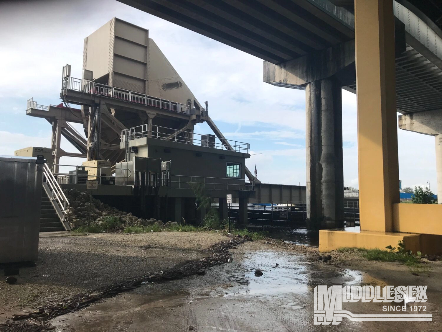 The Middlesex Corporation provided the Construction Management and General Contractor (CM/GC) services for the pre-construction and construction of the repair, alignment and strengthening of the CSXT South Fork New River Bridge, No. SX1013.8 in Fort Lauderdale, Florida.