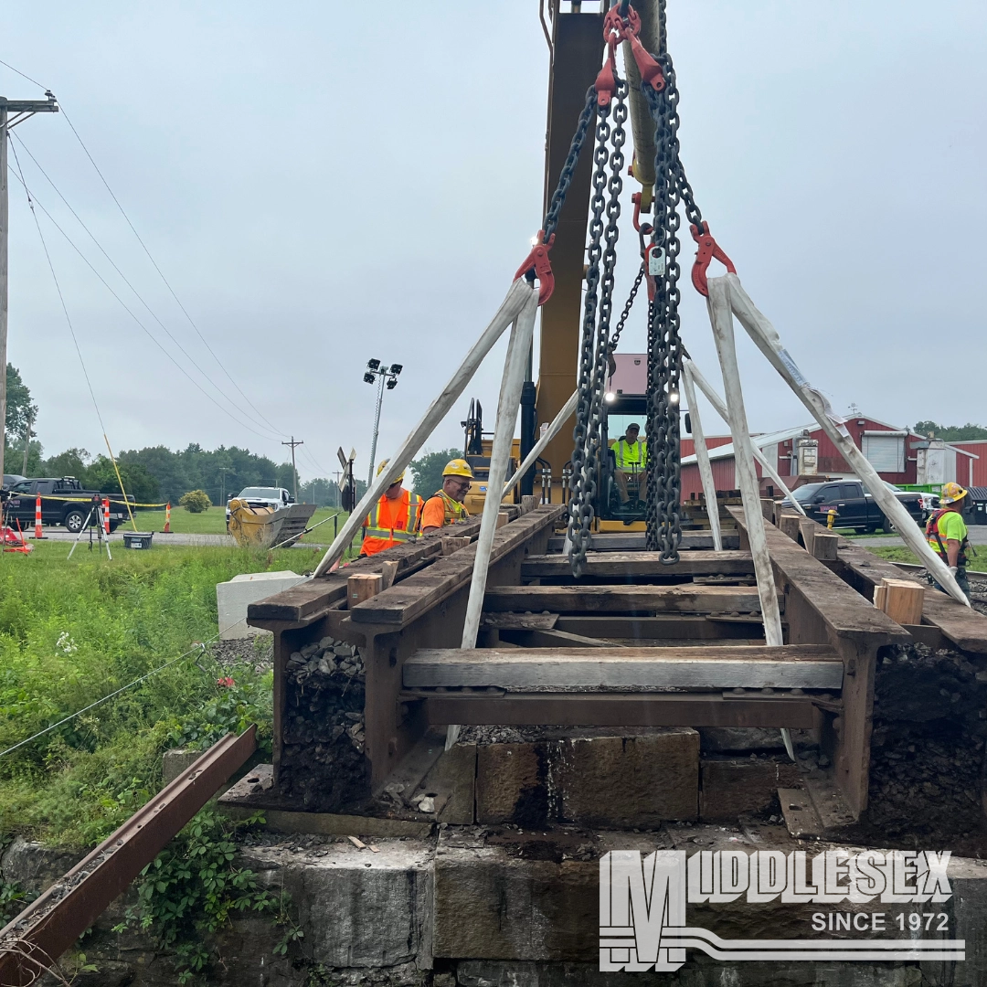 The Middlesex Corporation installed ~8.4 track miles of 136RE CWR from approximately MP50 to MP59 for the Massachusetts Department of Transportation (MassDOT). The Berkshire Line Tack Improvement - Phase III was a rail, bid build located in Sheffield, MA.